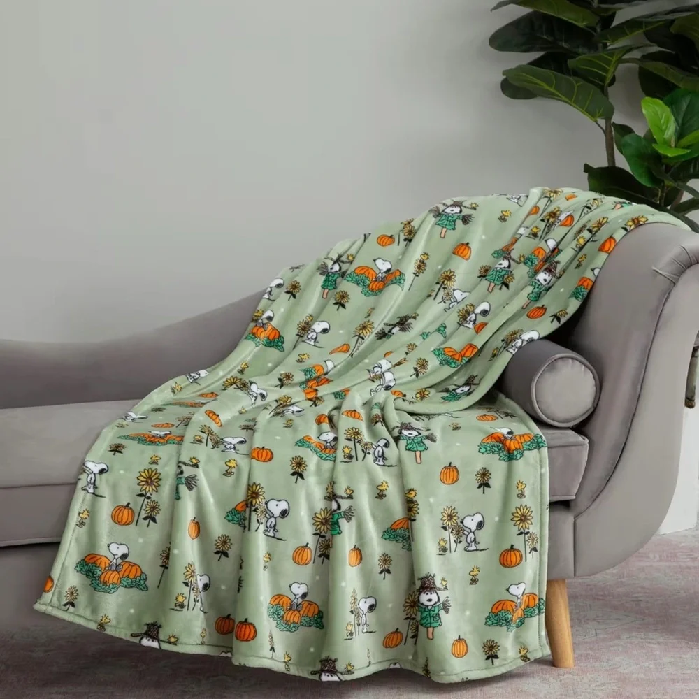 NWT-BERKSHIRE- Peanuts- Snoopy & Woodstock- Green Fall VelvetSoft Blanket 55x70